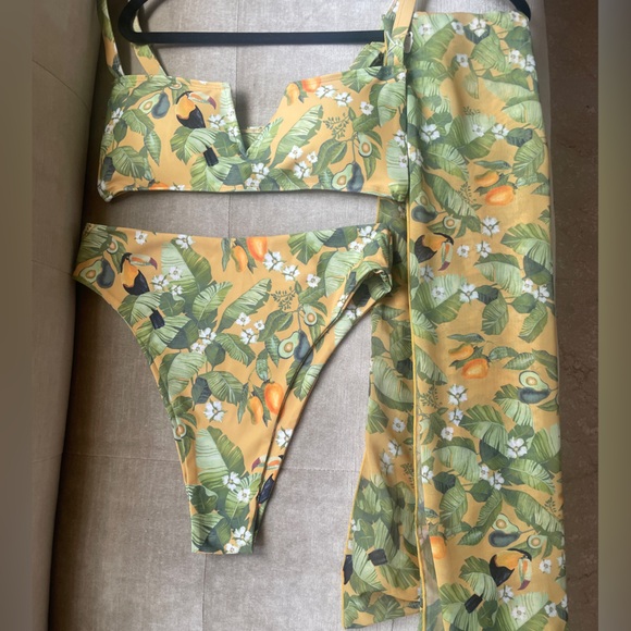 Nuera Brand Tropical Print Bikini Set with Sarong - never worn - Picture 5 of 7